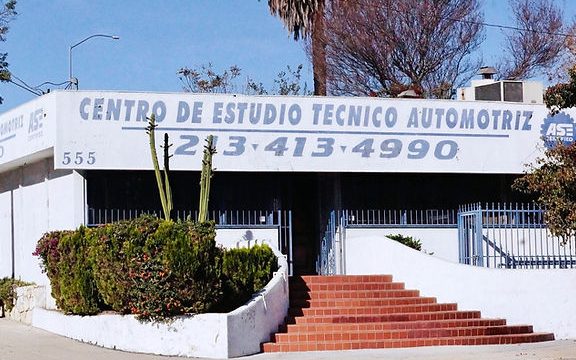 centro automotriz los angeles